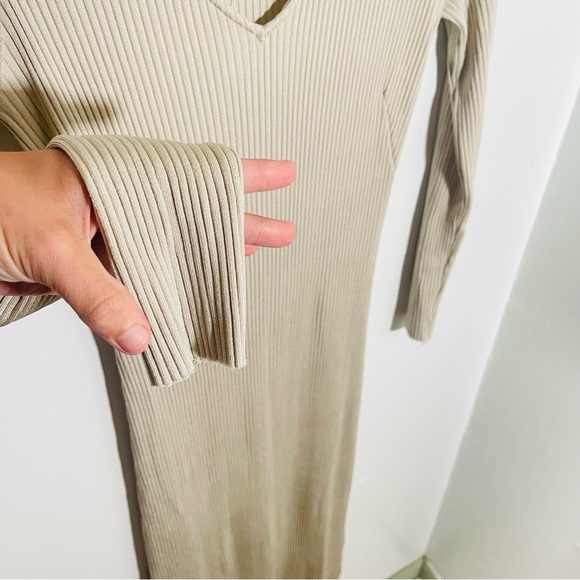 NEW AYR The Babe Dress Champagne Ribbed Knit Maxi Bodycon V-Neck Academia - Picture 9 of 9